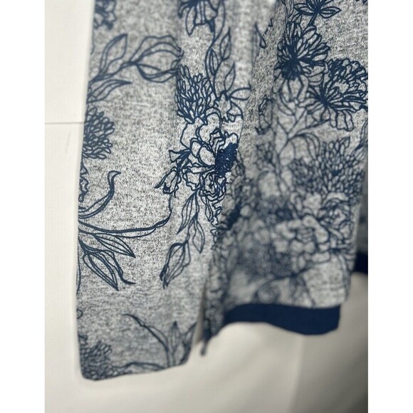 St. John’s Bay Back Bow Keyhole Long Sleeve Floral Sweater Navy/Gray Size Medium - Picture 2 of 7